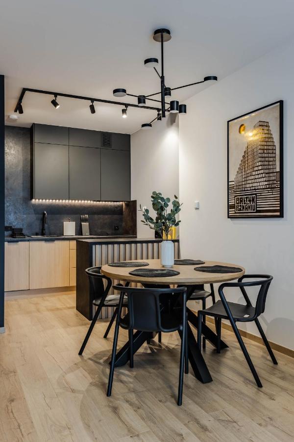 Klimatyzowany Apartament Very Berry Z Parkingiem W Poznaniu By Noclegi Renters Экстерьер фото